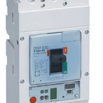 Circuit breaker DPX³ 630,3 poles, with rated current of 630A and thermal magnetic protection.